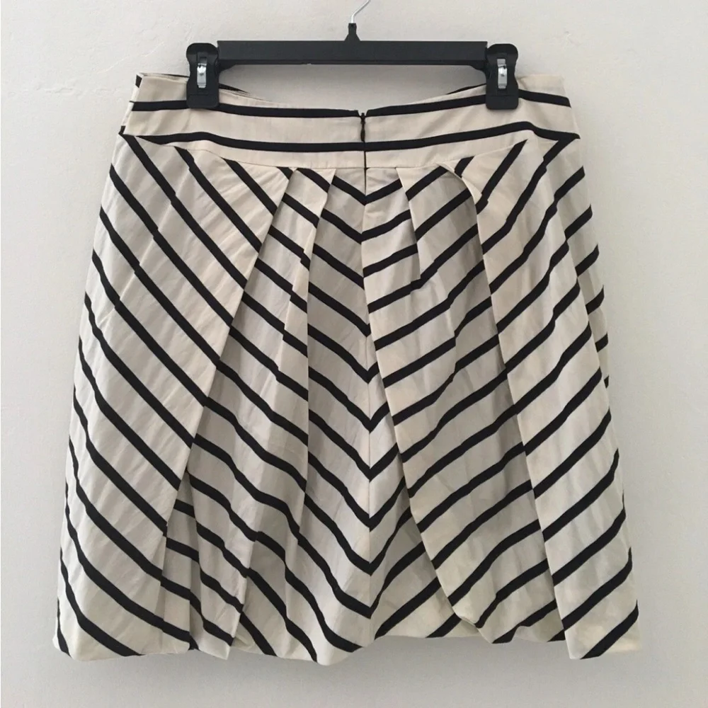 Eva Franco black and white striped skirt size 8 EUC - Picture 2 of 7